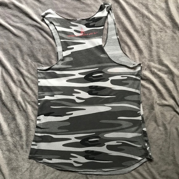 *SOLD* Neon Mamma Bear Camo Tank Top 🐻 💕 - Picture 3 of 6